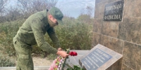 Офицеры СУ СК России по Херсонской области приняли участие в памятном мероприятии, посвященном 81-й годовщине освобождения города Геническа от немецко-фашистских захватчиков - Следственный комитет