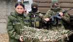 Сотрудники херсонского СК передали бойцам СВО маскировочные сети и предметы гигиены
