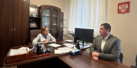 Глава Новой Каховки обсудил с главврачом городской больницы помощь пострадавшим после обстрела - Херсонское агентство новостей