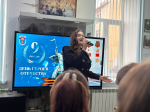 В Геническом краеведческом музее ко Дню Героев Отечества провели урок мужества