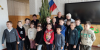 Новогодняя ёлочка приехала к детям в одну из сельских школ области - Справедливая Россия