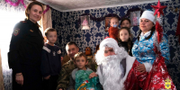 Полицейские Херсонской области поздравили многодетные семьи с наступающим Новым годом - Херсонка.ру
