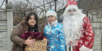 Полицейские в костюме персонажей из сказок поздравили с Новым годом девочку из Аскания-Нова - Херсонское агентство новостей