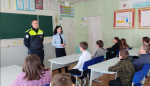 Полицейские провели урок безопасности для молодежи села Чкалово