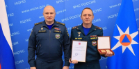 Глава МЧС России Александр Куренков вручил погоны высшего начальствующего состава начальнику Главного управления МЧС России по Херсонской области Саварбеку Даурбекову - МЧС России