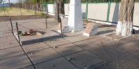 Варварский удар: киевские боевики обстреляли мемориал героев ВОВ в Брилёвке - Херсонка.ру