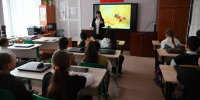 В Счастливцевской школе прошел экоурок ко Дню защиты пчел - Херсонское агентство новостей