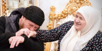 Мать Кадырова наградили за заслуги перед Херсонской областью - Херсонское агентство новостей