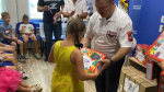 Ученики Геническа получили школьные наборы в День Государственного флага