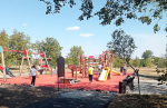 В центральном парке Чаплинки благоустроят детскую площадку