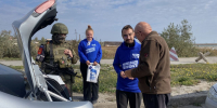 Волонтеры провели на блокпостах в Херсонской области акцию в честь Дня автомобилиста - Херсонское агентство новостей