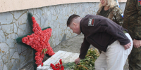Генические активисты и журналист из Коми почтили память освободителей Арбатской стрелки - Херсонское агентство новостей