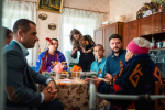 Татьяна Томилина, Владислав Ярченко и Артём Лагойский навестили 98-летнюю Ольгу Прядченко накануне Дня Победы