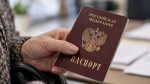 Жительнице Херсонской области с инвалидностью помогли получить гражданство РФ